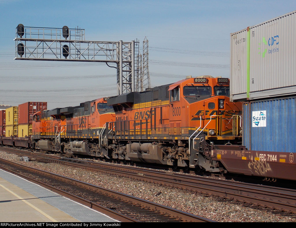 BNSF 8000